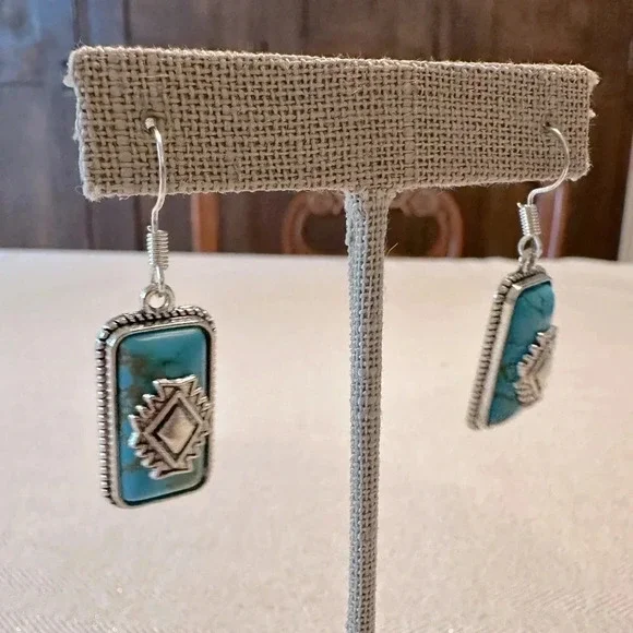 Southwestern Artisan Style Faux Turquoise Dangle Earrings French Wire Silver - Picture 5 of 6